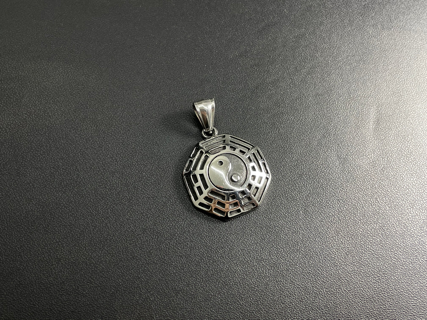 Ying-Yang Plateado